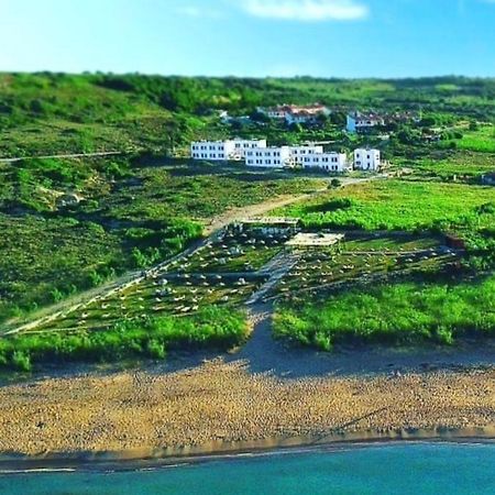 Sukha Inn Hotel & Beach 보즈자아다 외부 사진