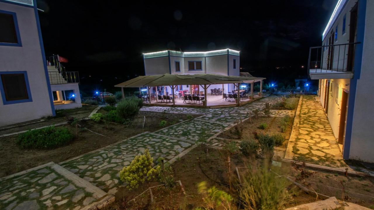 Sukha Inn Hotel & Beach 보즈자아다 외부 사진