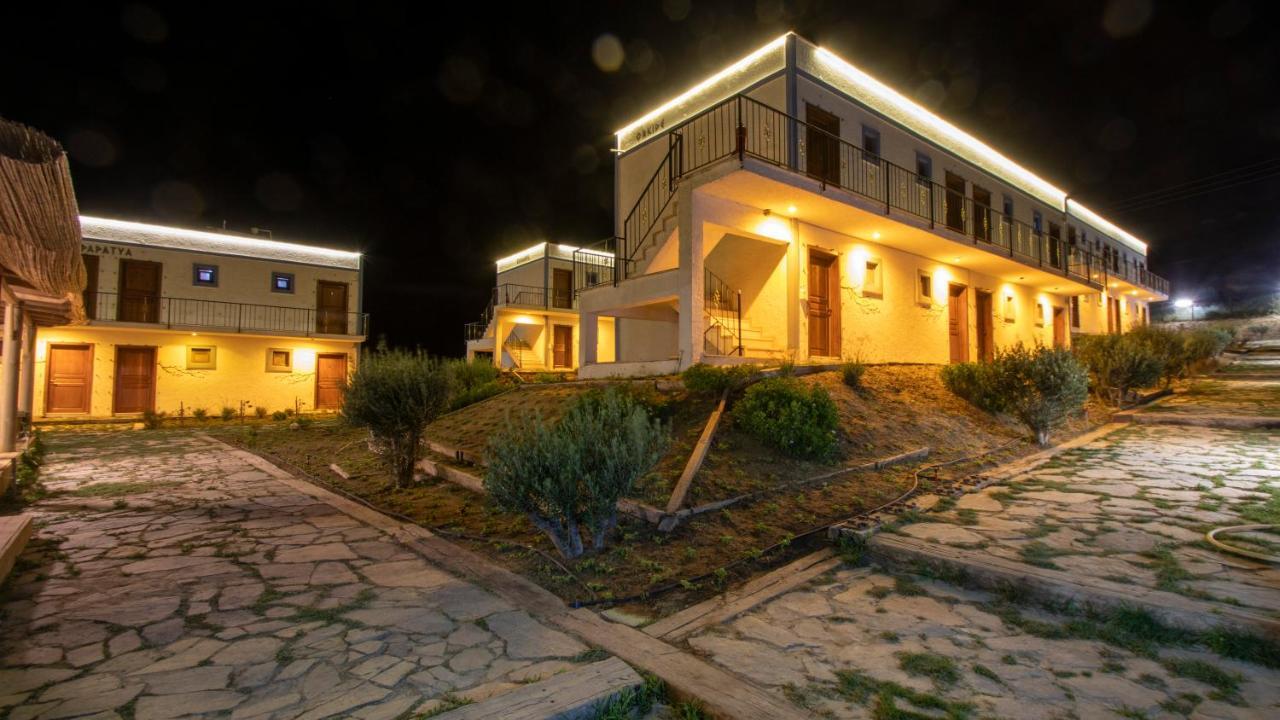 Sukha Inn Hotel & Beach 보즈자아다 외부 사진