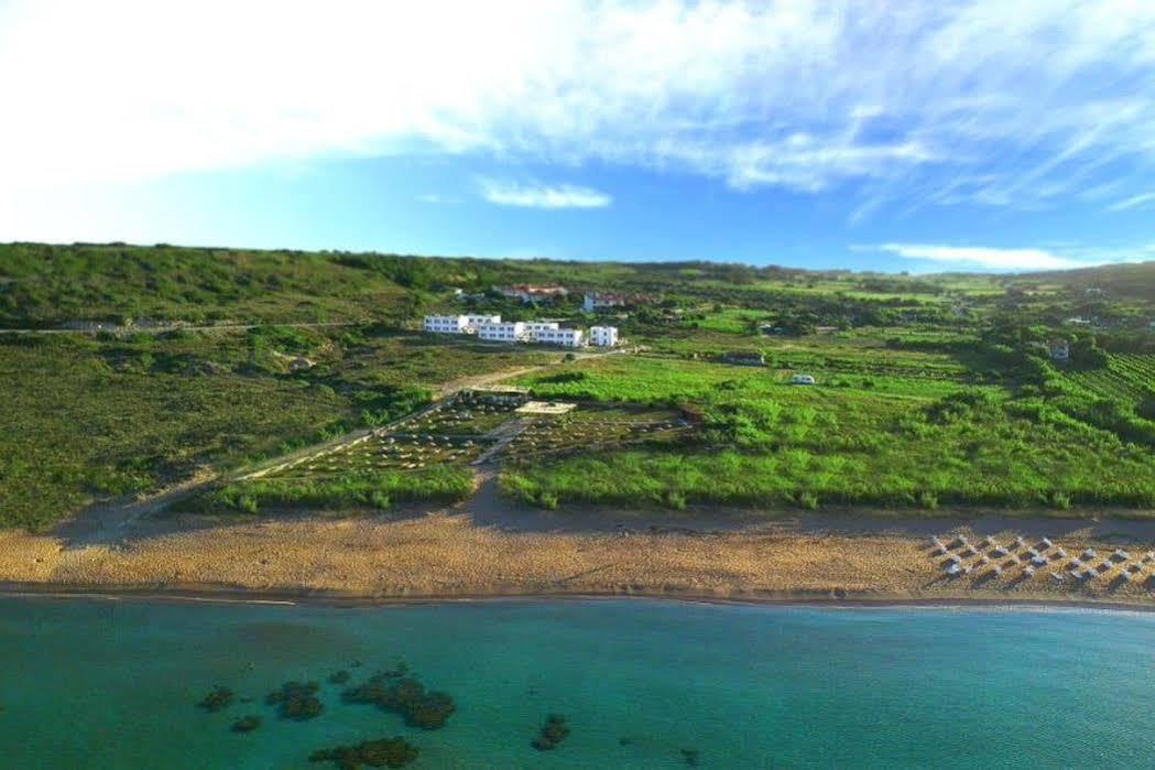 Sukha Inn Hotel & Beach 보즈자아다 외부 사진