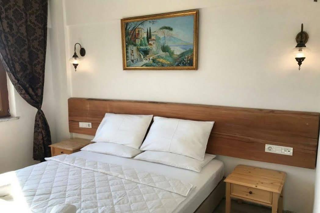 Sukha Inn Hotel & Beach 보즈자아다 외부 사진