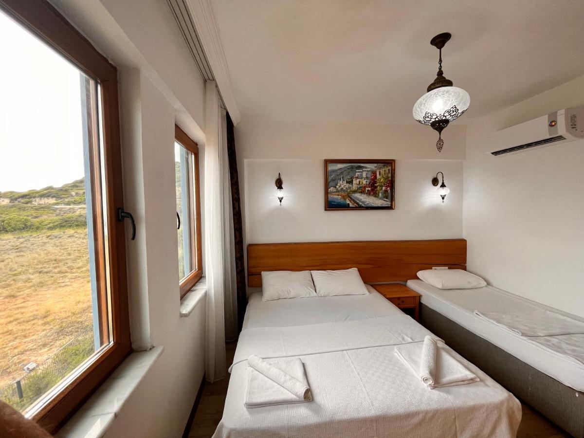 Sukha Inn Hotel & Beach 보즈자아다 외부 사진