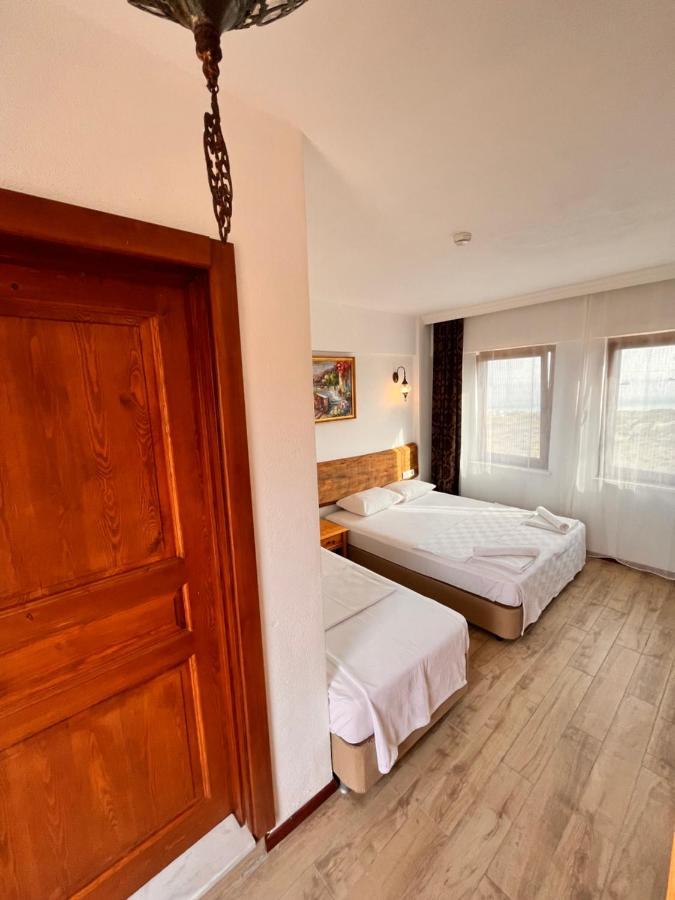 Sukha Inn Hotel & Beach 보즈자아다 외부 사진