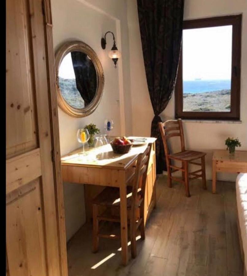 Sukha Inn Hotel & Beach 보즈자아다 외부 사진